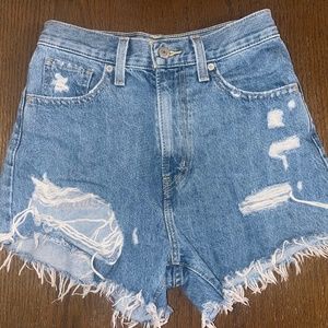 Levi's High Waisted Mom Short